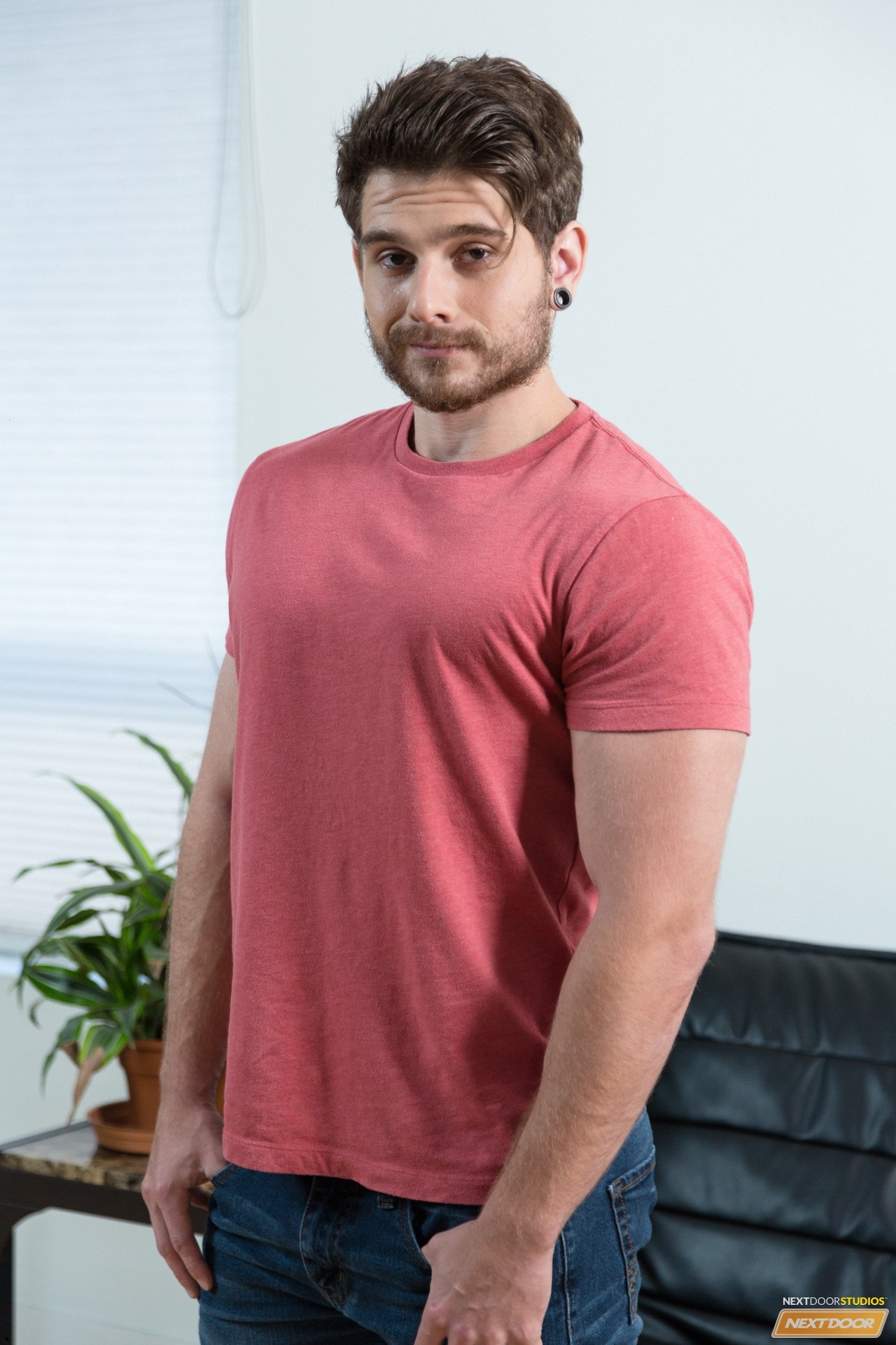 Matty Strong from Next Door Male - Free Gay Porn - Gallery 45617